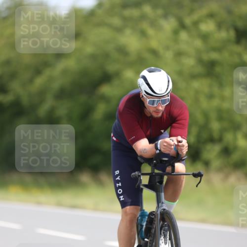 22.06.2025 - Viking Triathlon Yannick Fuchs http://msf.ph/oto/8098952 22.06.2025 12:02:20 Radfahren 51, 53, 90, 178, 198, 384, 388, 401, 423, 443, 526, 642, 654 meine-sportfotos.de