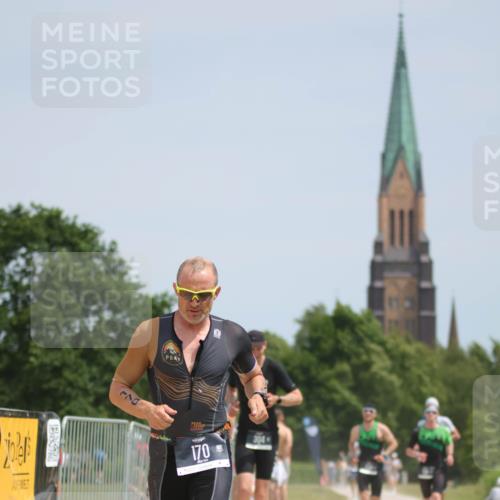 22.06.2025 - Viking Triathlon H.Heesch http://msf.ph/oto/8098972 22.06.2025 13:15:51 Laufen 117, 170, 198, 304, 393, 401, 534, 549 meine-sportfotos.de