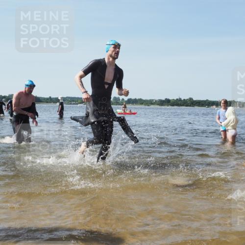 22.06.2025 - Viking Triathlon KatJ http://msf.ph/oto/8098976 22.06.2025 10:32:15 Schwimmen 53, 147, 173, 193, 207, 214, 226, 271, 461, 464, 488 meine-sportfotos.de