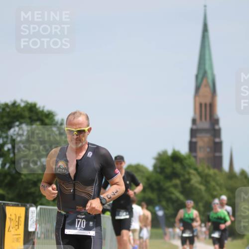 22.06.2025 - Viking Triathlon H.Heesch http://msf.ph/oto/8098990 22.06.2025 13:15:52 Laufen 117, 170, 198, 304, 393, 401, 534 meine-sportfotos.de