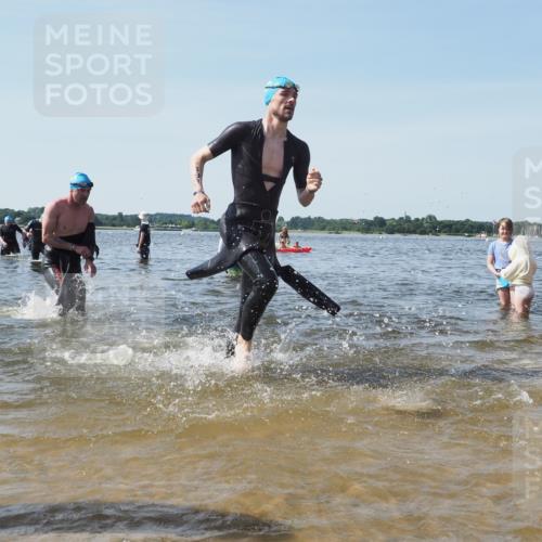 22.06.2025 - Viking Triathlon KatJ http://msf.ph/oto/8098994 22.06.2025 10:32:15 Schwimmen 53, 147, 173, 193, 207, 214, 226, 271, 461, 464, 488 meine-sportfotos.de