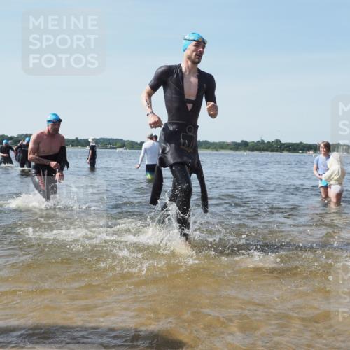 22.06.2025 - Viking Triathlon KatJ http://msf.ph/oto/8099008 22.06.2025 10:32:15 Schwimmen 53, 147, 173, 193, 207, 214, 226, 271, 461, 464, 488 meine-sportfotos.de