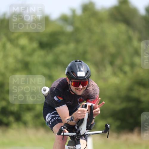 22.06.2025 - Viking Triathlon Yannick Fuchs http://msf.ph/oto/8099063 22.06.2025 12:02:29 Radfahren 51, 90, 198, 278, 350, 384, 388, 401, 407, 423, 522, 526, 534, 536, 642 meine-sportfotos.de