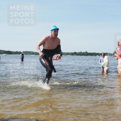22.06.2025 - Viking Triathlon KatJ http://msf.ph/oto/8099067 22.06.2025 10:32:17 Schwimmen 53, 147, 173, 193, 207, 214, 271, 461 meine-sportfotos.de