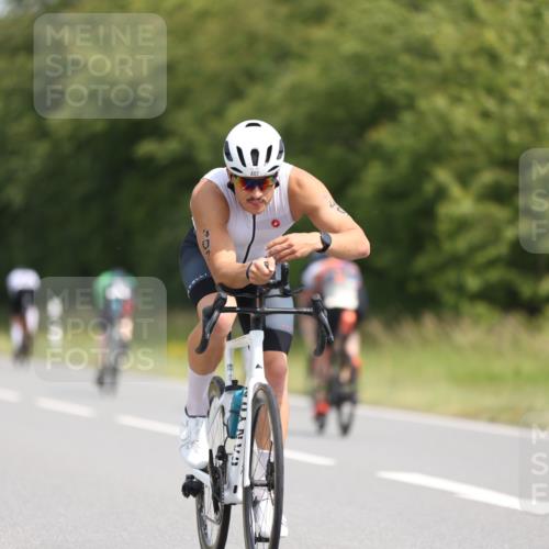 22.06.2025 - Viking Triathlon Yannick Fuchs http://msf.ph/oto/8099126 22.06.2025 12:02:33 Radfahren 18, 90, 278, 317, 350, 374, 384, 388, 407, 423, 522, 534, 536, 546, 630, 642 meine-sportfotos.de