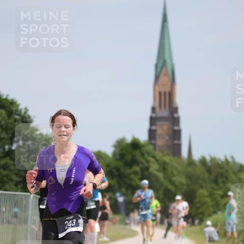 22.06.2025 - Viking Triathlon H.Heesch http://msf.ph/oto/8099132 22.06.2025 13:16:09 Laufen 70, 243, 298, 399 meine-sportfotos.de