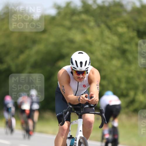 22.06.2025 - Viking Triathlon Yannick Fuchs http://msf.ph/oto/8099147 22.06.2025 12:02:33 Radfahren 18, 90, 278, 317, 350, 374, 384, 388, 407, 423, 522, 534, 536, 546, 630, 642 meine-sportfotos.de