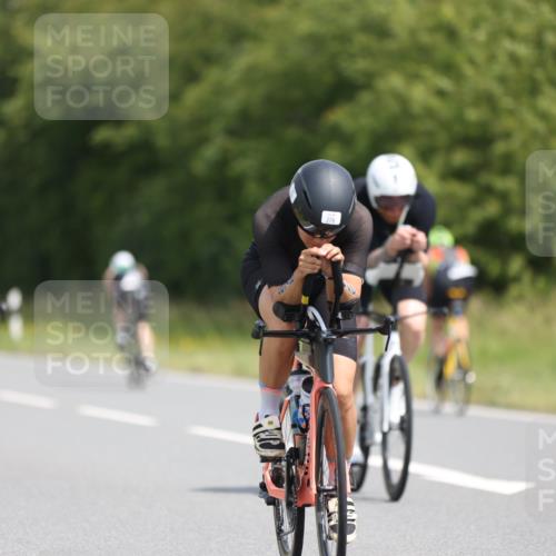 22.06.2025 - Viking Triathlon Yannick Fuchs http://msf.ph/oto/8099262 22.06.2025 12:02:36 Radfahren 18, 40, 187, 209, 278, 317, 350, 374, 395, 407, 428, 506, 522, 536, 546, 630 meine-sportfotos.de