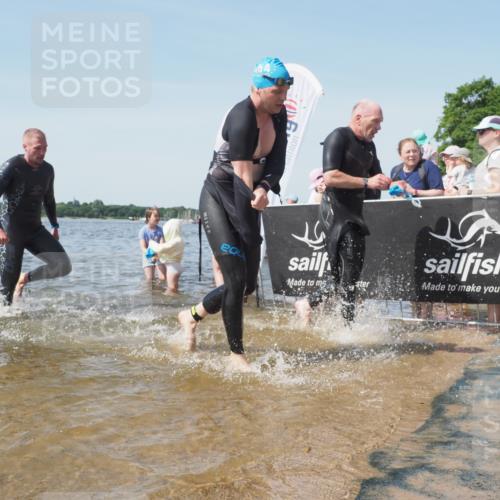 22.06.2025 - Viking Triathlon KatJ http://msf.ph/oto/8099351 22.06.2025 10:32:30 Schwimmen 53, 80, 147, 170, 173, 208, 461, 492 meine-sportfotos.de
