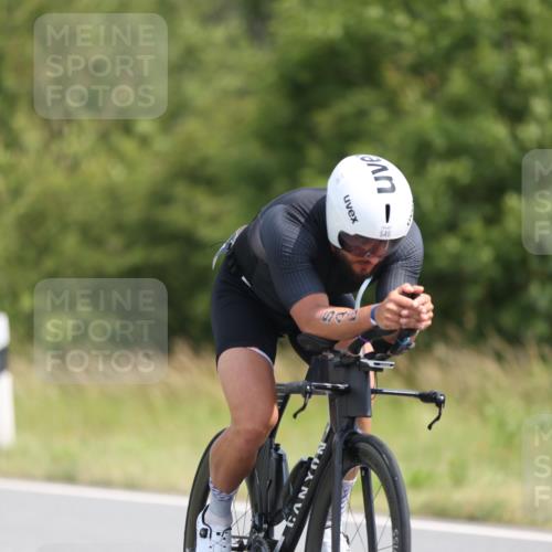 22.06.2025 - Viking Triathlon Yannick Fuchs http://msf.ph/oto/8099361 22.06.2025 12:02:39 Radfahren 18, 19, 40, 122, 187, 209, 244, 278, 316, 317, 350, 374, 377, 395, 428, 452, 506, 522, 536, 546, 630 meine-sportfotos.de