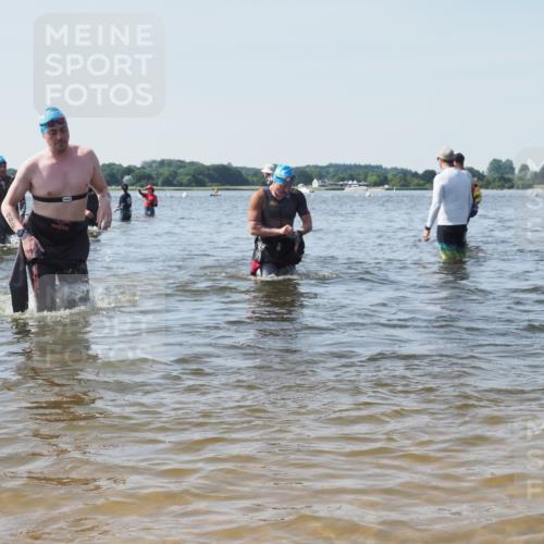 22.06.2025 - Viking Triathlon KatJ http://msf.ph/oto/8099405 22.06.2025 10:32:34 Schwimmen 53, 80, 170, 208, 278, 492 meine-sportfotos.de