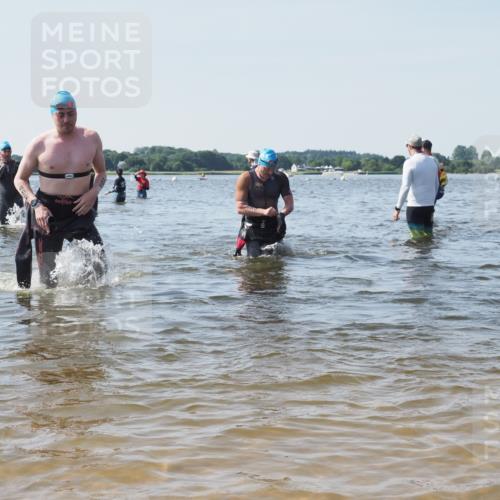 22.06.2025 - Viking Triathlon KatJ http://msf.ph/oto/8099416 22.06.2025 10:32:34 Schwimmen 53, 80, 170, 208, 278, 492 meine-sportfotos.de