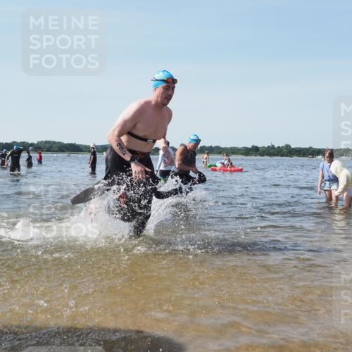 22.06.2025 - Viking Triathlon KatJ http://msf.ph/oto/8099472 22.06.2025 10:32:36 Schwimmen 80, 170, 208, 278, 492, 554 meine-sportfotos.de