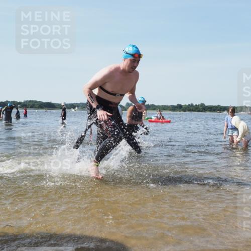 22.06.2025 - Viking Triathlon KatJ http://msf.ph/oto/8099480 22.06.2025 10:32:36 Schwimmen 80, 170, 208, 278, 492, 554 meine-sportfotos.de