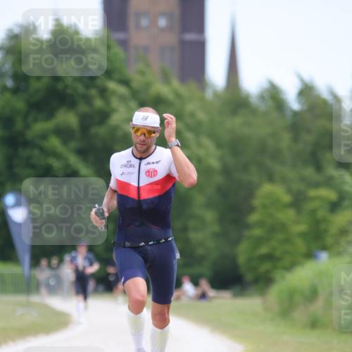 22.06.2025 - Viking Triathlon H.Heesch http://msf.ph/oto/8099485 22.06.2025 12:46:10 Laufen 122 meine-sportfotos.de