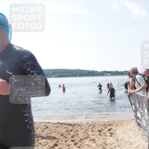 22.06.2025 - Viking Triathlon MichiJ http://msf.ph/oto/8099499 22.06.2025 10:43:54 Schwimmen 41, 249, 362, 442, 531, 627 meine-sportfotos.de