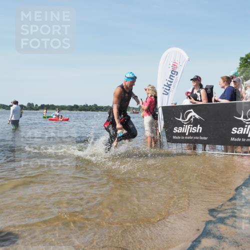 22.06.2025 - Viking Triathlon KatJ http://msf.ph/oto/8099506 22.06.2025 10:32:38 Schwimmen 80, 170, 208, 278, 492, 554 meine-sportfotos.de