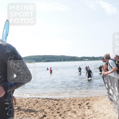 22.06.2025 - Viking Triathlon MichiJ http://msf.ph/oto/8099512 22.06.2025 10:43:54 Schwimmen 41, 249, 362, 442, 531, 627 meine-sportfotos.de
