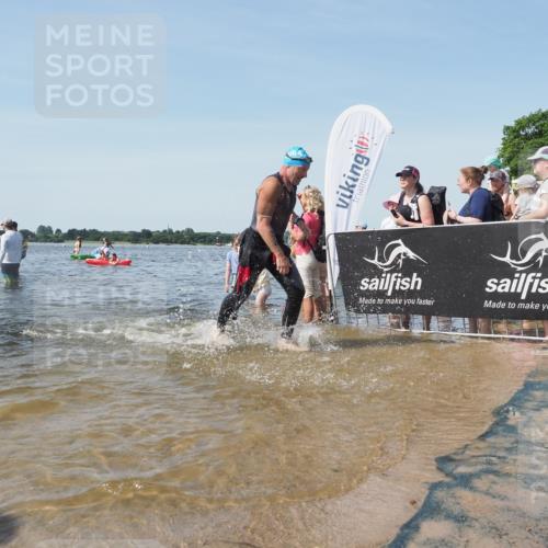 22.06.2025 - Viking Triathlon KatJ http://msf.ph/oto/8099515 22.06.2025 10:32:38 Schwimmen 80, 170, 208, 278, 492, 554 meine-sportfotos.de
