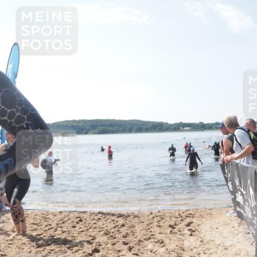 22.06.2025 - Viking Triathlon MichiJ http://msf.ph/oto/8099522 22.06.2025 10:43:54 Schwimmen 41, 249, 362, 442, 531, 627 meine-sportfotos.de