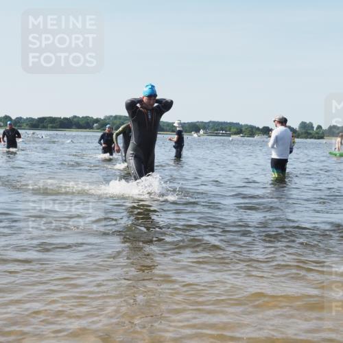 22.06.2025 - Viking Triathlon KatJ http://msf.ph/oto/8099535 22.06.2025 10:32:40 Schwimmen 80, 170, 208, 278, 554 meine-sportfotos.de
