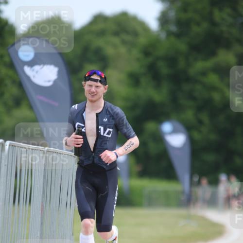 22.06.2025 - Viking Triathlon H.Heesch http://msf.ph/oto/8099538 22.06.2025 12:46:25 Laufen 526 meine-sportfotos.de