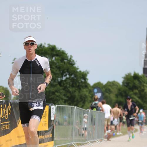 22.06.2025 - Viking Triathlon H.Heesch http://msf.ph/oto/8099539 22.06.2025 13:16:59 Laufen 75, 264, 443, 617 meine-sportfotos.de