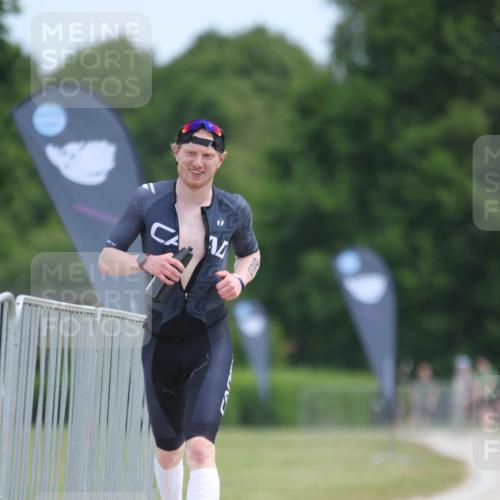 22.06.2025 - Viking Triathlon H.Heesch http://msf.ph/oto/8099546 22.06.2025 12:46:25 Laufen 526 meine-sportfotos.de