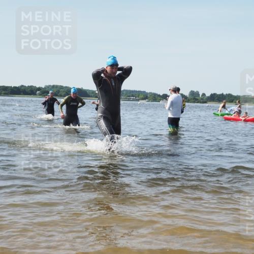 22.06.2025 - Viking Triathlon KatJ http://msf.ph/oto/8099555 22.06.2025 10:32:41 Schwimmen 80, 170, 208, 278, 554 meine-sportfotos.de