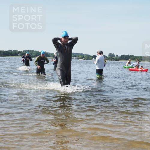 22.06.2025 - Viking Triathlon KatJ http://msf.ph/oto/8099564 22.06.2025 10:32:41 Schwimmen 80, 170, 208, 278, 554 meine-sportfotos.de
