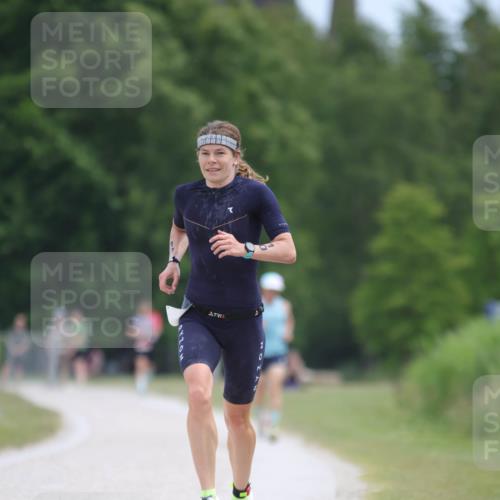 22.06.2025 - Viking Triathlon H.Heesch http://msf.ph/oto/8099579 22.06.2025 12:46:33 Laufen 10, 526 meine-sportfotos.de