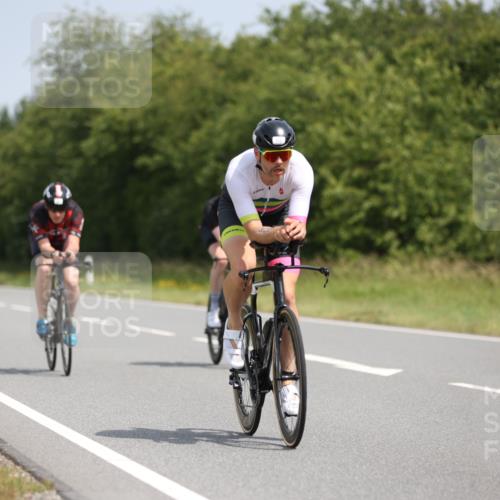 22.06.2025 - Viking Triathlon Yannick Fuchs http://msf.ph/oto/8099581 22.06.2025 12:02:44 Radfahren 18, 19, 40, 84, 122, 127, 137, 187, 209, 240, 244, 316, 317, 374, 377, 395, 428, 452, 506, 531, 546, 630 meine-sportfotos.de