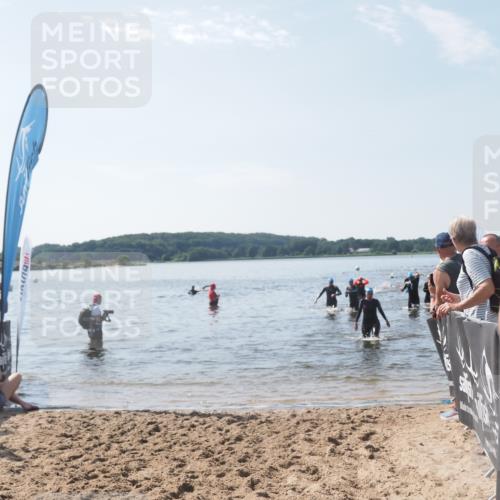 22.06.2025 - Viking Triathlon MichiJ http://msf.ph/oto/8099588 22.06.2025 10:43:55 Schwimmen 41, 249, 362, 442, 531, 627, 637 meine-sportfotos.de