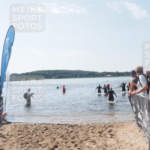 22.06.2025 - Viking Triathlon MichiJ http://msf.ph/oto/8099601 22.06.2025 10:43:55 Schwimmen 41, 249, 362, 442, 531, 627, 637 meine-sportfotos.de
