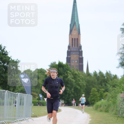 22.06.2025 - Viking Triathlon H.Heesch http://msf.ph/oto/8099603 22.06.2025 12:46:35 Laufen 10 meine-sportfotos.de