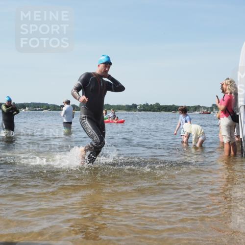 22.06.2025 - Viking Triathlon KatJ http://msf.ph/oto/8099608 22.06.2025 10:32:43 Schwimmen 80, 208, 278, 554 meine-sportfotos.de