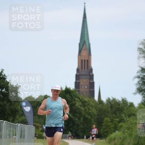 22.06.2025 - Viking Triathlon H.Heesch http://msf.ph/oto/8099667 22.06.2025 12:46:46 Laufen 617 meine-sportfotos.de