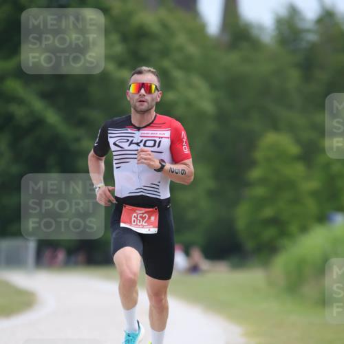 22.06.2025 - Viking Triathlon H.Heesch http://msf.ph/oto/8099686 22.06.2025 12:46:53 Laufen 652 meine-sportfotos.de