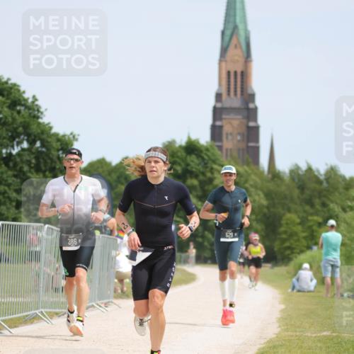 22.06.2025 - Viking Triathlon H.Heesch http://msf.ph/oto/8099734 22.06.2025 13:17:31 Laufen 10, 386, 529 meine-sportfotos.de
