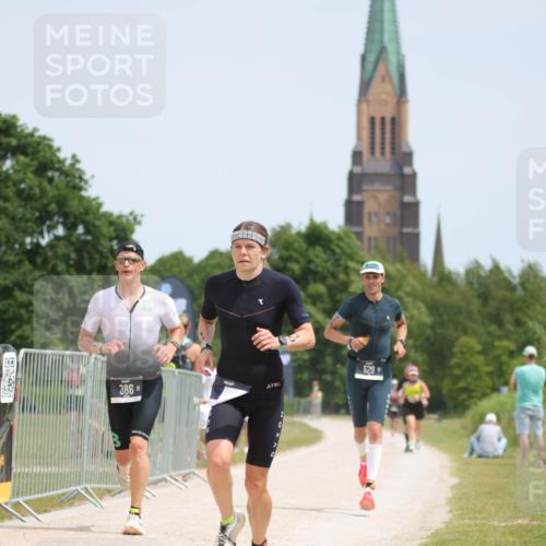 22.06.2025 - Viking Triathlon H.Heesch http://msf.ph/oto/8099737 22.06.2025 13:17:31 Laufen 10, 386, 529 meine-sportfotos.de