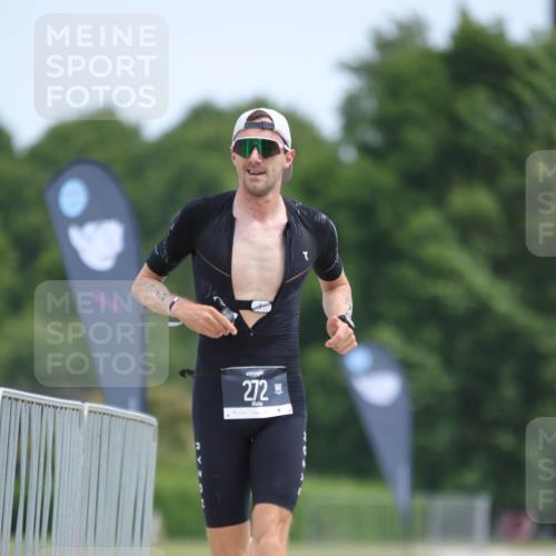 22.06.2025 - Viking Triathlon H.Heesch http://msf.ph/oto/8099754 22.06.2025 12:47:44 Laufen 176, 272 meine-sportfotos.de