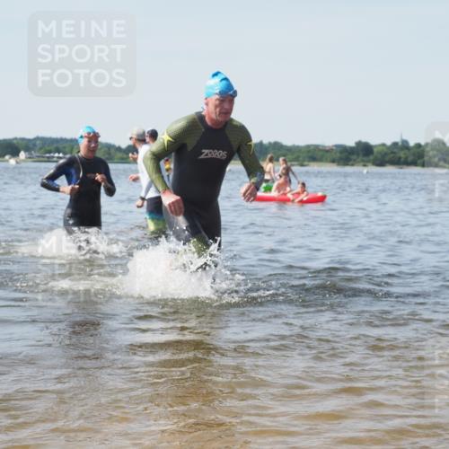 22.06.2025 - Viking Triathlon KatJ http://msf.ph/oto/8099797 22.06.2025 10:32:47 Schwimmen 208, 278, 554 meine-sportfotos.de
