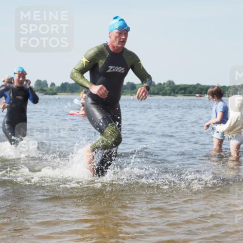 22.06.2025 - Viking Triathlon KatJ http://msf.ph/oto/8099844 22.06.2025 10:32:48 Schwimmen 208, 278, 287, 554 meine-sportfotos.de