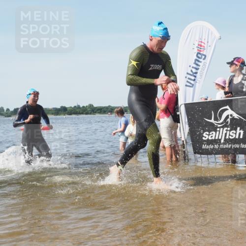22.06.2025 - Viking Triathlon KatJ http://msf.ph/oto/8099878 22.06.2025 10:32:48 Schwimmen 208, 278, 287, 554 meine-sportfotos.de