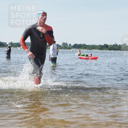22.06.2025 - Viking Triathlon KatJ http://msf.ph/oto/8100029 22.06.2025 10:32:52 Schwimmen 113, 278, 287, 554 meine-sportfotos.de