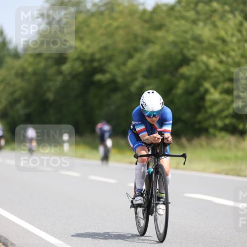 22.06.2025 - Viking Triathlon Yannick Fuchs http://msf.ph/oto/8100030 22.06.2025 12:02:53 Radfahren 39, 69, 84, 127, 137, 240, 244, 377, 531 meine-sportfotos.de