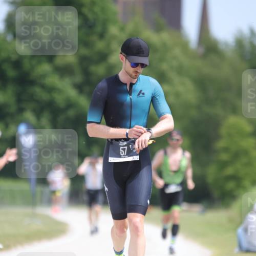 22.06.2025 - Viking Triathlon H.Heesch http://msf.ph/oto/8100059 22.06.2025 13:18:27 Laufen 57 meine-sportfotos.de