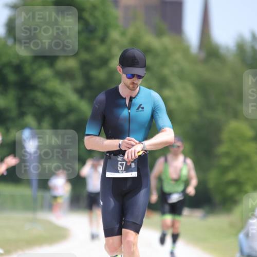 22.06.2025 - Viking Triathlon H.Heesch http://msf.ph/oto/8100063 22.06.2025 13:18:27 Laufen 57 meine-sportfotos.de