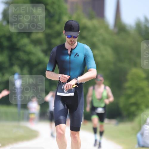 22.06.2025 - Viking Triathlon H.Heesch http://msf.ph/oto/8100065 22.06.2025 13:18:27 Laufen 57 meine-sportfotos.de