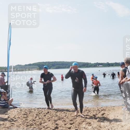 22.06.2025 - Viking Triathlon MichiJ http://msf.ph/oto/8100071 22.06.2025 10:44:27 Schwimmen 103, 130, 205, 219 meine-sportfotos.de